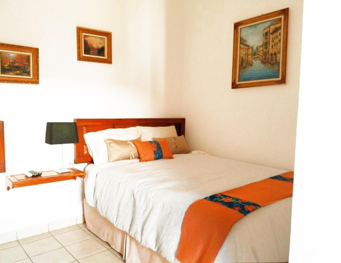 Hostal Las Puertas Santa Ana Exterior photo
